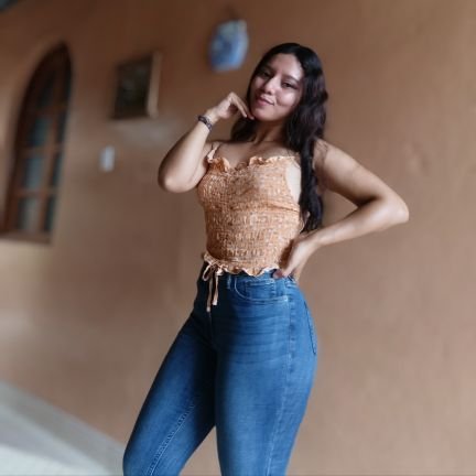 plesbia395's profile picture. 