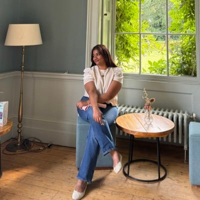 Ahneez's profile picture. Rose tinted Gemini.. filtered to a fault!