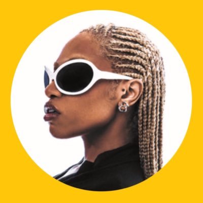 Músicas | Notícias | Charts/Stats. Portal de fã, sobre a cantora e compositora @baddiebony.