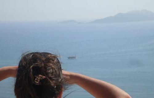 deryayurdal's profile picture. 