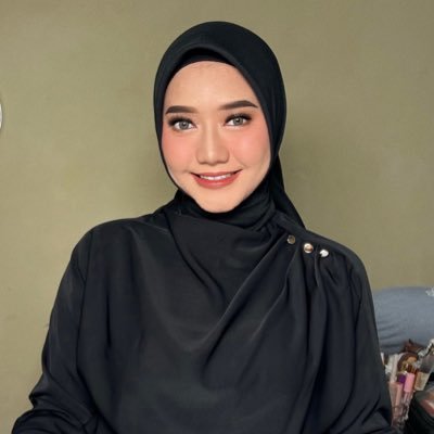 trsmaay's profile picture. Be better.