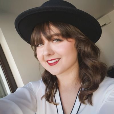 🌙 a fan account mostly dedicated to Taylor Swift & Gilmore Girls 🪐 26 🧁 cat whisperer 🐱 Red, rep, and evermore ❤🖤🤎