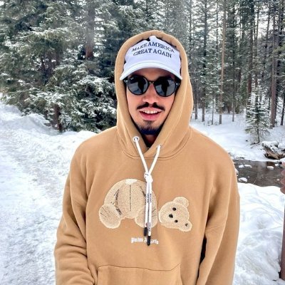🎱 Full-stack Web Developer | Trainer of AI Models✨ | Vim Master 🧙♂️ | Python Veteran 🦅#buildinpublic