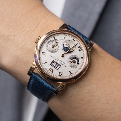 趣味は機械式腕時計。所持ブランドはA.Lange&Sohne、F.P. Journe etc。お気に入りは1815Chronograph、Grand Lange1、Langematik Perpetual、Divine。美しい時計が好き。Instagram→https://t.co/30gU2EKRSq