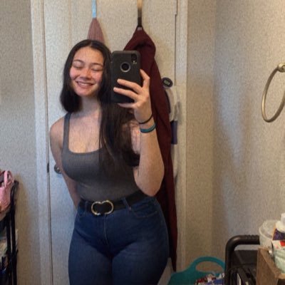 small time artist w anime pieces. dog mom 🖤 occasionally grinds apex legends on PC, kind of an ash main. asian & mexican mixed. boy mom with a. e. ✨