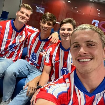 aparte de apoyar a la araña 🕷🕸
les informó de las últimas horas de nuestro querido Atlético de Madrid