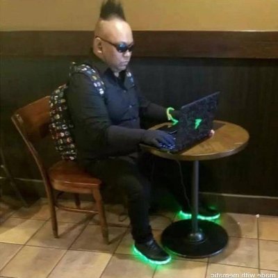 CyberFascista's profile picture. Entre más en silencio estés, más podrás escuchar.