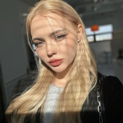 I like to meet interesting people and learn a lot of knowledge in different fields. I am an independent woman. I am currently single for some reasons.