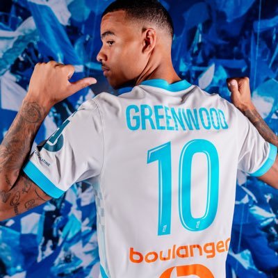 Supporter de l’OM depuis plus de 20 ans. Un seul Olympique ⚪️Ⓜ️ !! Allez l’OM ⚪️Ⓜ️