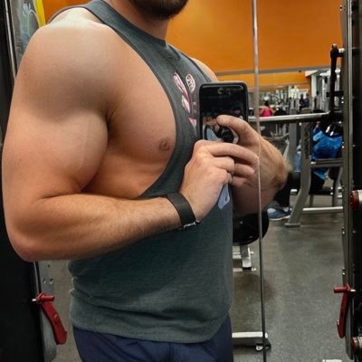 Gymbro, muscle growth, sub boi, #himbo in training. Check out the links to help me be the best Himbo for you.🏳️🌈 #teamlocked #gaychasity