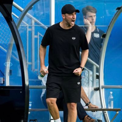 johsinho's profile picture. Hovedtrener for KFUM. Utdannet lærer ved NIH. Far. Genuint interessert i å mene, melde og provosere:) Positiv fyr!