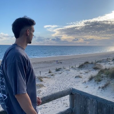 posbom10's profile picture. Graduado en CAFyD. 
Bombero🚒