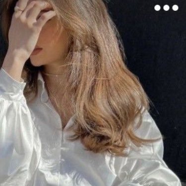 وأنـا لي بالحياه طـابع رقيق..~
