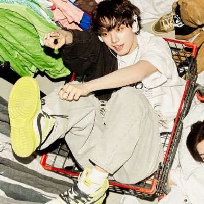 cartnextdoor's profile picture. 🛒 hello world this is 𝙘𝙖𝙧𝙩𝙣𝙚𝙭𝙩𝙙𝙤𝙤𝙧 ☻ bns for hirono & kpop | open low-fee tix assistance ★ fb: #zip_thanks