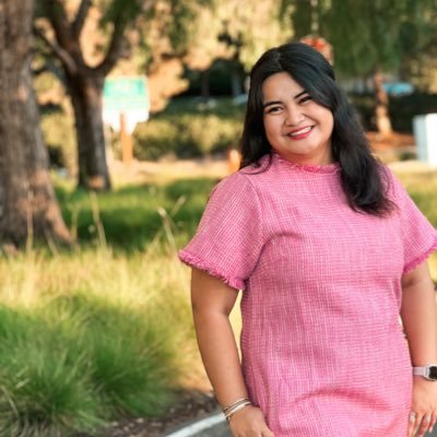 Science Communicator🧪Author of the Adventures of Chemist Clara 📚 @yogaalliance 200 RYT + TIY🧘🏻♀ outdoorsy gal✝️🇺🇸🇵🇭