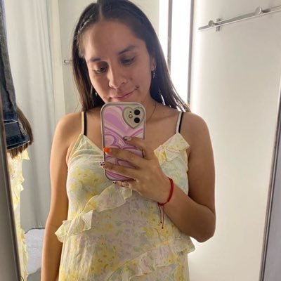 ittze_'s profile picture. let me play among the stars ✨