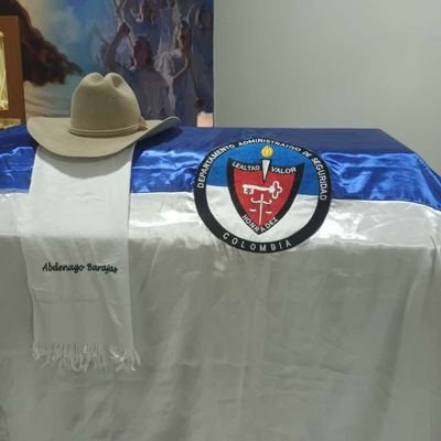 Colombiano, llanero, emprendedor ,Padre ,esposo.  
Liberal de los de Guadalupe Salcedo 
🇨🇴🚩🚩🚩🚩