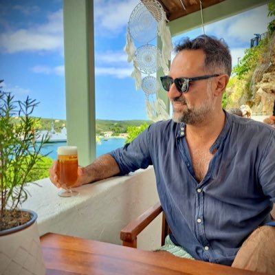 Crypto Coach || Philanthropist || Paypig || Sometimes a Daddy