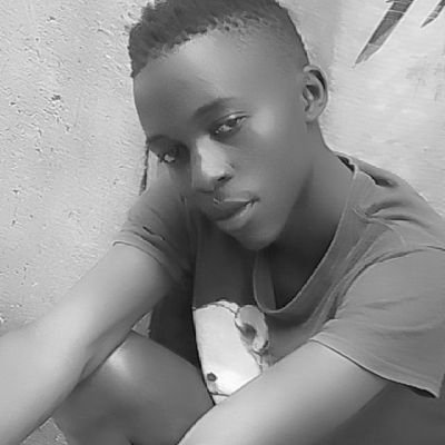 akuuzewo13890's profile picture. 