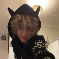 Kirby 🖤 (@kirbeiie) 's Twitter Profile