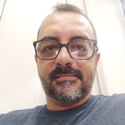 Pai, marido, goleiro de fim de semana e designer web fundador da @kamuscombr