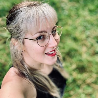 Belge - Psy en oncologie - WoWplayer - Parfois j'entends des voix puis je réalise que c'est mon chat donc ça va. | ✉️maggiemoon.contact@gmail.com