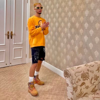 qhaalifaa's profile picture. 🤮