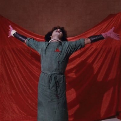 ella_pomela's profile picture. לסבית תמיד ומטיילת בעולם לפעמים