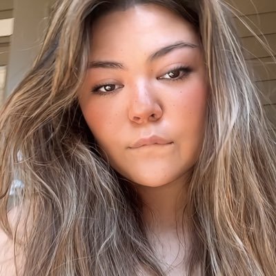 irrationelle_n's profile picture. we RP and main Loba in this house 💫
