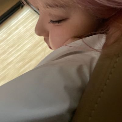 sasamoon__'s profile picture. lesbian 🧡🤍💗| esperando a franchaela era |🧚‍♀️