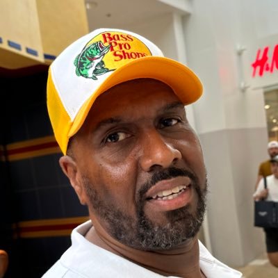 Steelers 🖤💛 and Lakers lover and blessed by God, always trying to get better