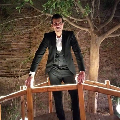 الصلاه البر الاخلاق التواضع الحب القلوب الطيبة البسطاء الخوف من الله والمعامله الحسنه والوقوف مع الحق مهما كلف الامر