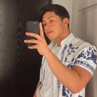 Aries | ENTJ | body runs on coffee Instagram: dearjohnjoseph | Does not have any dating apps