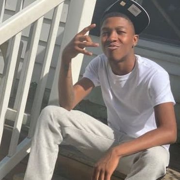 Father 1st ♥️ Music connoisseur 2nd 🔥 Here for 💩s & 😂s 👍🏾