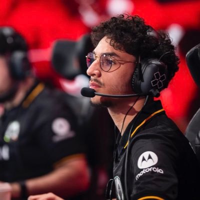 Professional VALORANT player for @Mandatorygg Twitch Partner https://t.co/8PJ8RdDfSb Business inquiries: keloqz@nivomanagement.com