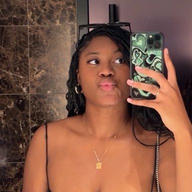 nadsmitchell's profile picture. romanticize your life