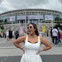 annie (@roseblushswift) 's Twitter Profile Photo annie (@roseblushswift) 's Twitter Profile Photo