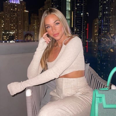 I’m here to help people out of their financial situation especially those poor people ok so if you need some help Just Dm now I’m not here after your money ok