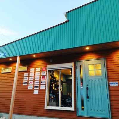 ♪オーディオ、ホームシアター専門店♪
三重県四日市市に
2024年5月15日 オープン♪
ピュアオーディオ、
ホームシアター試聴室完備
まだまだ工事途中?な感じの外観ですが
青い扉を開けて…
お気軽にどうぞ
ご来店 心よりお待ちしております
もっといい音を♪
オーディオアシストたきしょう 玉田直樹
