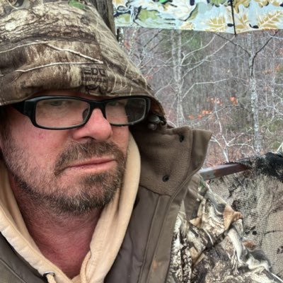 Down home country boy. Love hunting and fishing and just being outside. AND NO DM’S I WILL UNFOLLOW YOU