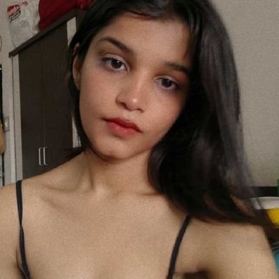 moonlvrc's profile picture. she/they

tiny tits, huge self dout