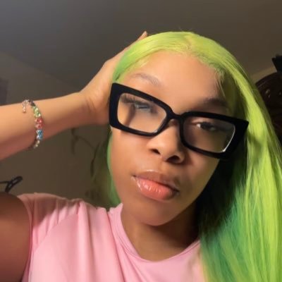 Future Nail Artist 💅🏽 , Mom of 2 🫶🏽🌈 Bi 🌝 Taurus ♉️ Ascendant Leo ♌️ 🌚 Virgo