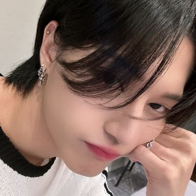 wythinker's profile picture. #우영 love bot