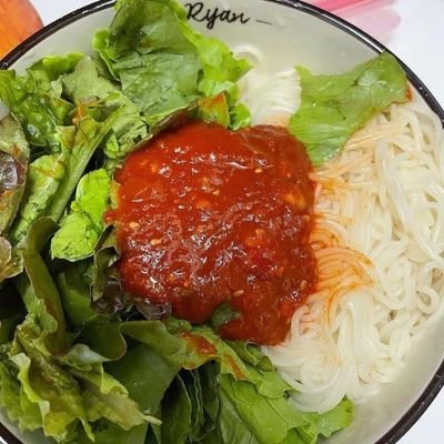 ラーメン、寿司、刺身、味噌汁、野菜などのおいしい食べ物が大好きです。 ぜひ仲良くしてください。 無言フォローも大歓迎。 無言フォロー失礼します。