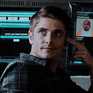 || ❝ Who is that handsome devil? ❞ || {Part of @OneChicagoRPG. FAKE. 18+. #Cᴍᴅʀ.}