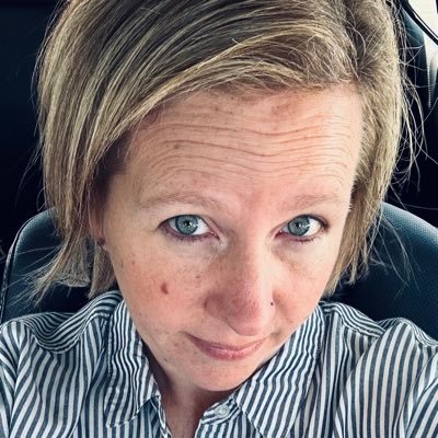 nurse for 20yrs, mama of two biological kiddos and 4 bonus kiddos, pug mama to 3, wife to a plumber, love bbq and beaches