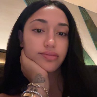 hi5330852296618's profile picture. 