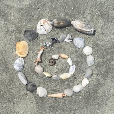 yezimelha's profile picture. a little bit of everything ⋆