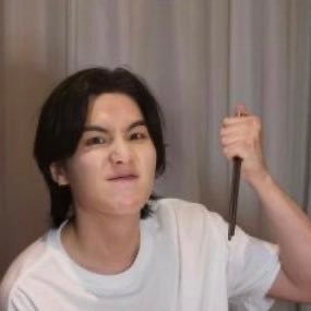 💜🇫🇷ARMY, English teacher, writer, vibing in my bubble, don’t need drama AT ALL, @Miss_Ivy_Leaves7 on Wattpad, @dont_follow_me_im_lost_too_7 on ig