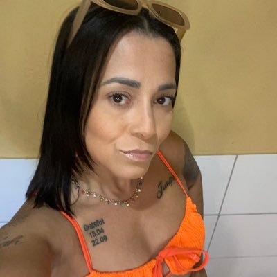 Aquela que acredita sempre que finais felizes são possíveis ✨